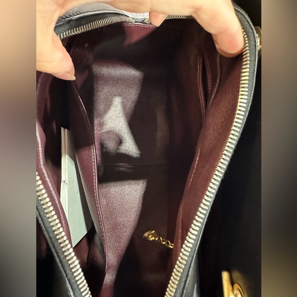 Chanel lampskin medallion zip tote bag tote black - Picture 5 of 8